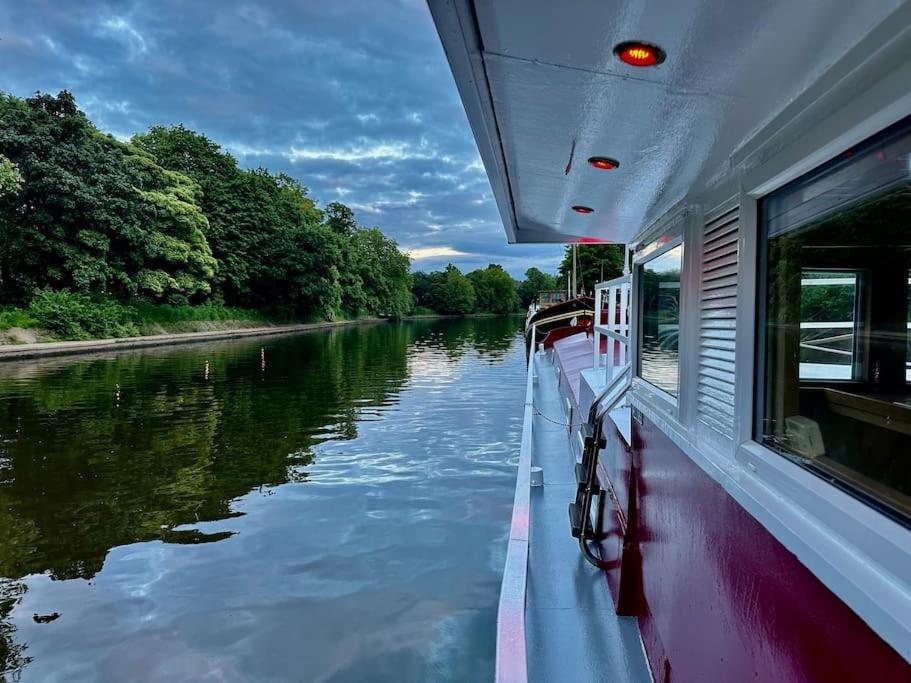 Unique Houseboat Experience I Central City Break ヨーク エクステリア 写真