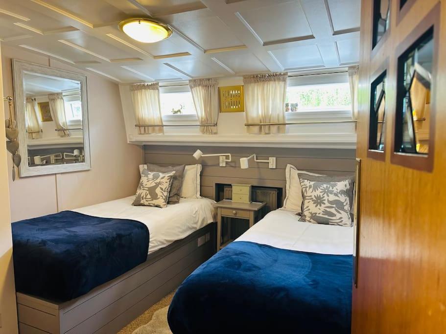 Unique Houseboat Experience I Central City Break ヨーク エクステリア 写真