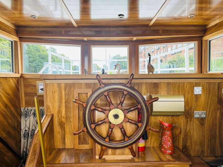 Unique Houseboat Experience I Central City Break ヨーク エクステリア 写真