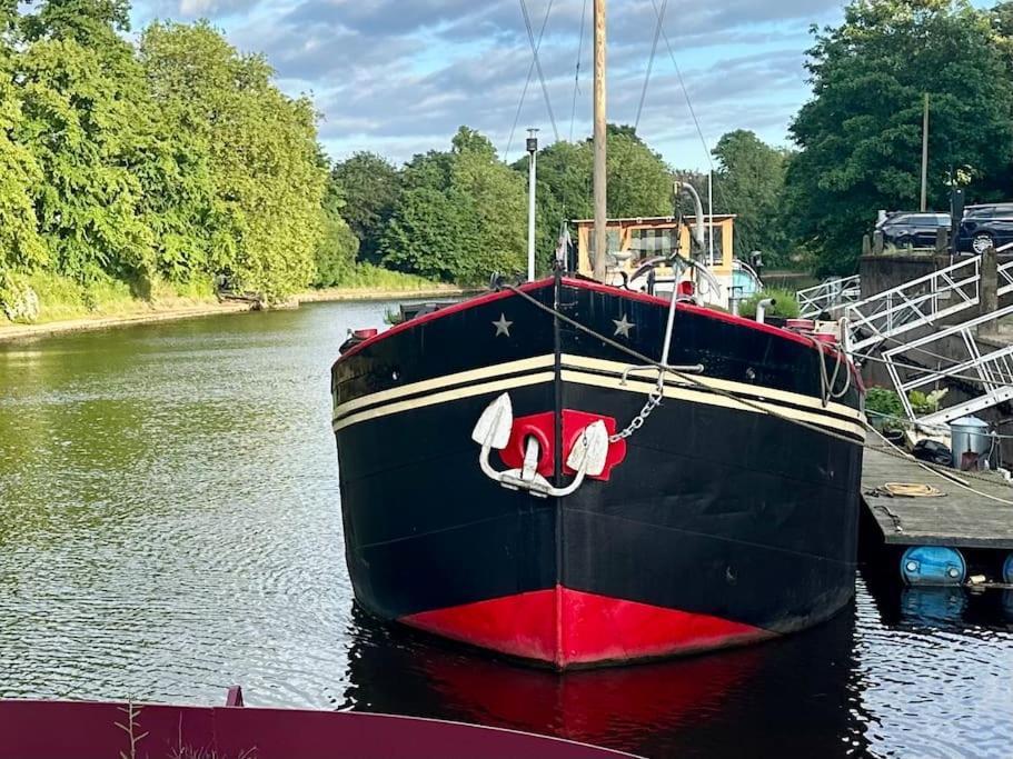 Unique Houseboat Experience I Central City Break ヨーク エクステリア 写真