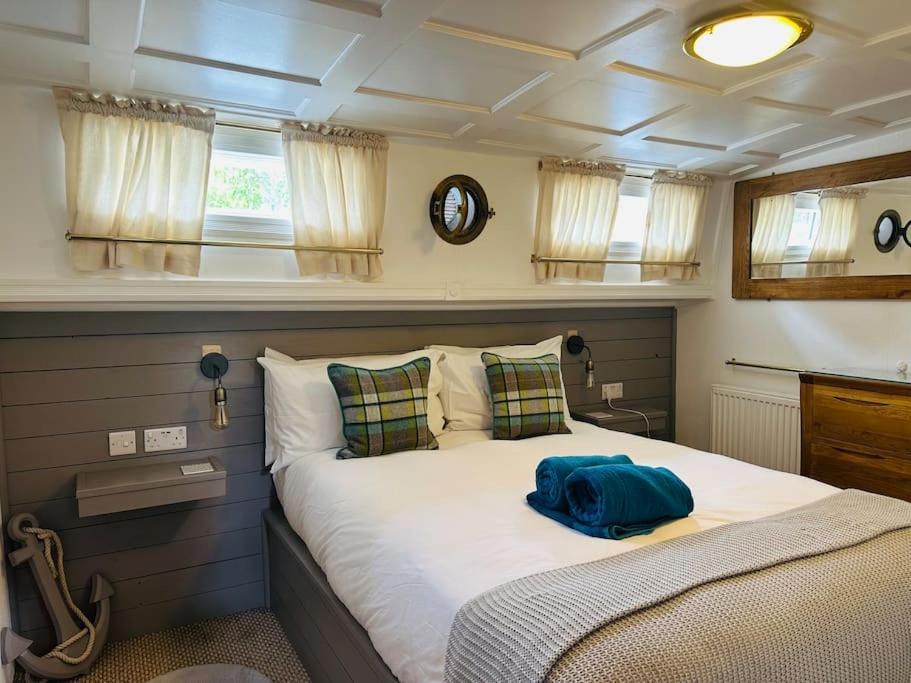Unique Houseboat Experience I Central City Break ヨーク エクステリア 写真
