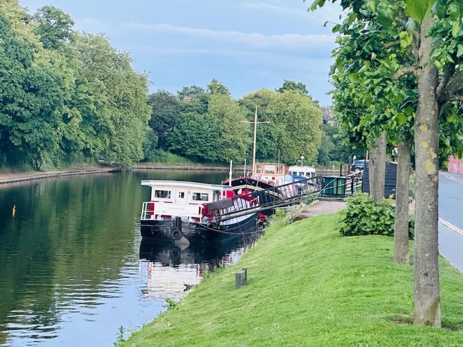 Unique Houseboat Experience I Central City Break ヨーク エクステリア 写真