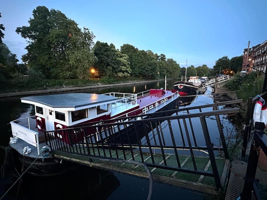 Unique Houseboat Experience I Central City Break ヨーク エクステリア 写真