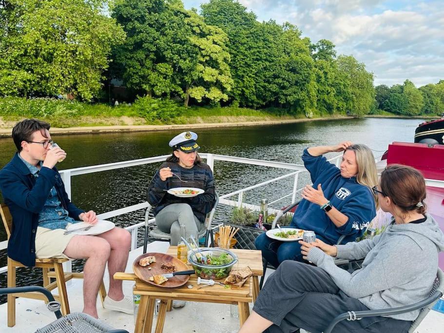 Unique Houseboat Experience I Central City Break ヨーク エクステリア 写真