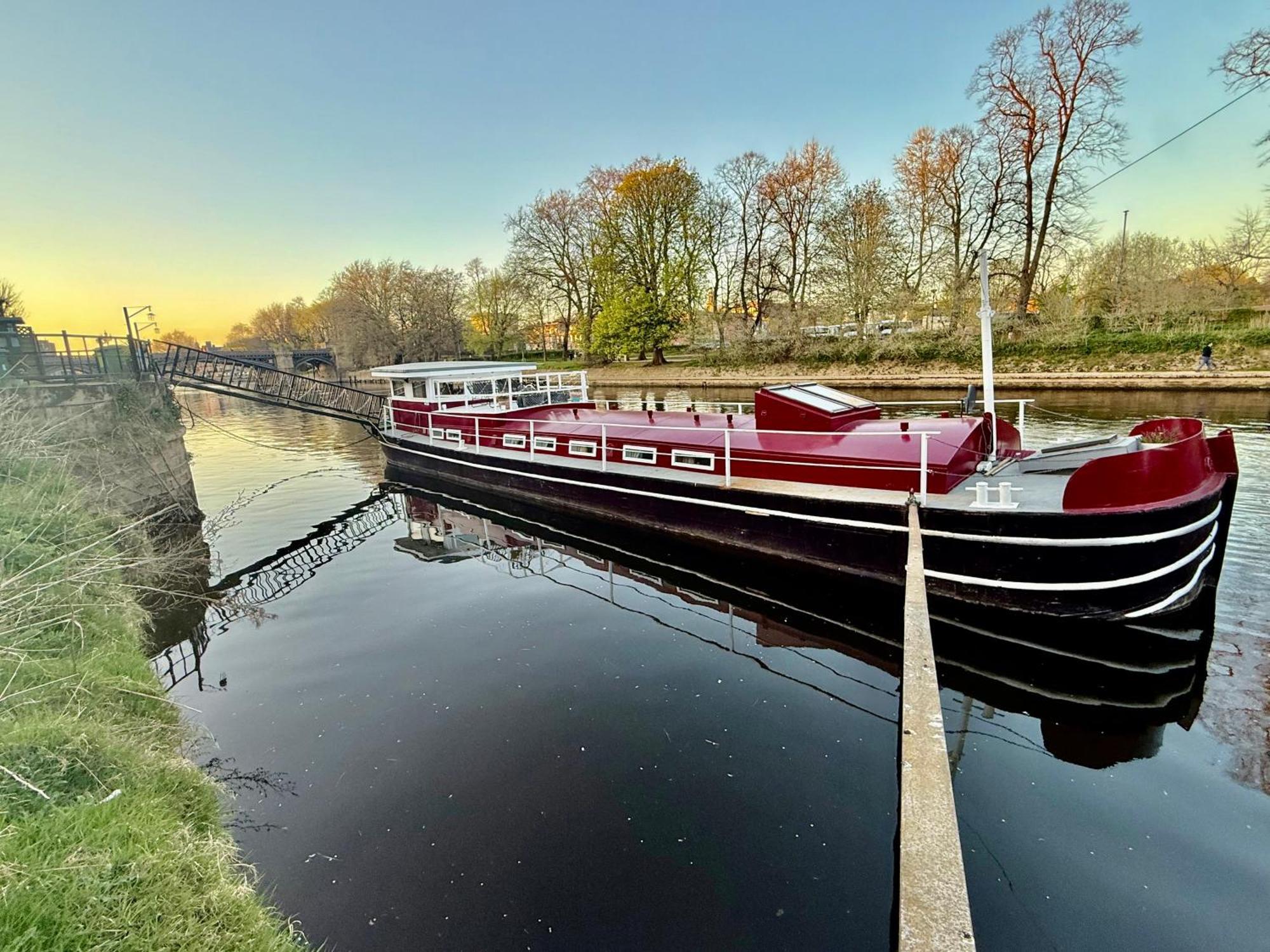 Unique Houseboat Experience I Central City Break ヨーク エクステリア 写真